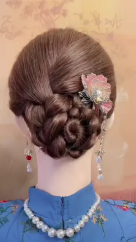 Tóc búi đơn giản 