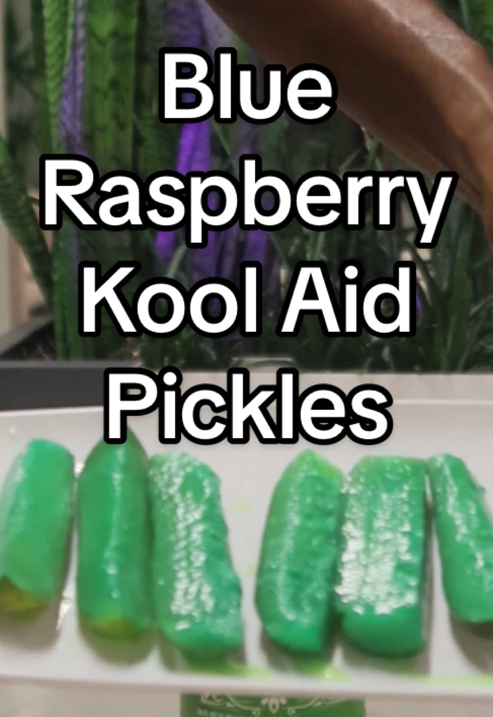 Testing the viral kool aid pickles #koolaidpickles #pickles #picklereview #foodreviewer #foodreview 