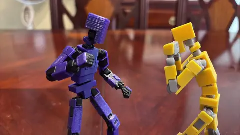 Created using Stop Motion studio Pro. 30FPS, 453 frames.    #onepunchman #garou #stopmotion #streetfight 