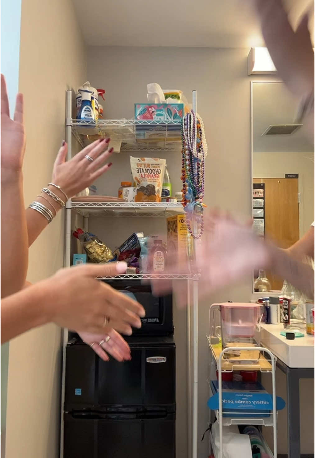 Roomies debut #OOTD #girls 