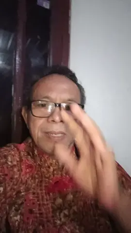 untuk semua pengguna akun Tik tok yang sudah bisa melaksanakan live streaming layanan fitur live streaming tidak tersedia mulai tanggal 30 Agustus pukul 21.00 waktu Indonesia bagian barat kemungkinan hanya sementara waktu keterkaitan dengan adanya demonstrasi di negara kita yang lagi merebak di berbagai kota#presidennia #fypシ゚viral 