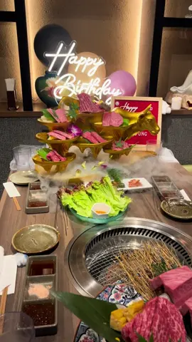 Lần đầu thấy thịt bò được bày trong con bò vàng 🐂✨ #reviewquán#thịtngon#fyp #xuhuong 