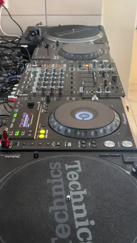 @The Elements of Deep House 