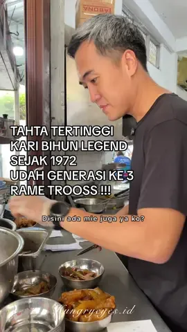 Kari bihun legend sejak 1972 dan udah generasi ke 3! Kari bihun terenak di Medan dan selalu menjadi incaran turis lokal maupun dari luar negri 🌝 • Gw sih always kari sapinya ya, kikilnya jg lembut 👍🏻 kalo kalian gimana? • • 📍 RM. Tabona, Jl. Mangkubumi - Medan 💰 60k ⏰ 06.30 - 16.30 ✅ No Pork No Lard • #thehungryeyes  #karibihun