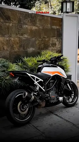 #nogirls #onlybike #ktmduke390 #foryou #foryoupage #ktmlover #ktm #hotbike #tiktok #trending #viral #fpy #1millionviews #unfrezzmyaccount 