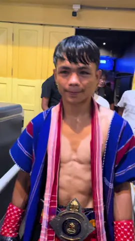 เจริญสุข เดินออกมาพบปะแฟนๆ ด้วยรอยยิ้มแห่งชัยชนะ #เจริญสุข #tiktokหมัดมวย #TikTokการกีฬา #tiktokการกีฬา🥊 #RWS