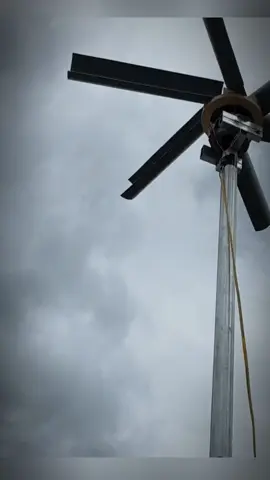 Little trick to turn washing machine motor into generator #thomsondiy #battery #viral #windpower 