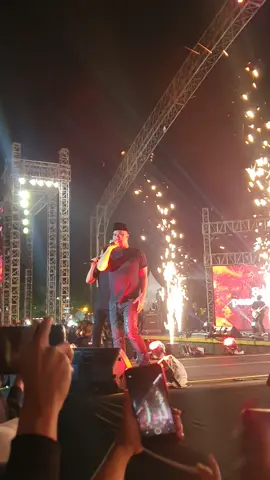 konser dewa19 feat virzha di acara hut ponorogo yg ke 529 #dewa19 #konsermusik #ponorogo24jam #ponorogohits #ponorogoupdate #fyppppppppppppppppppppppp 