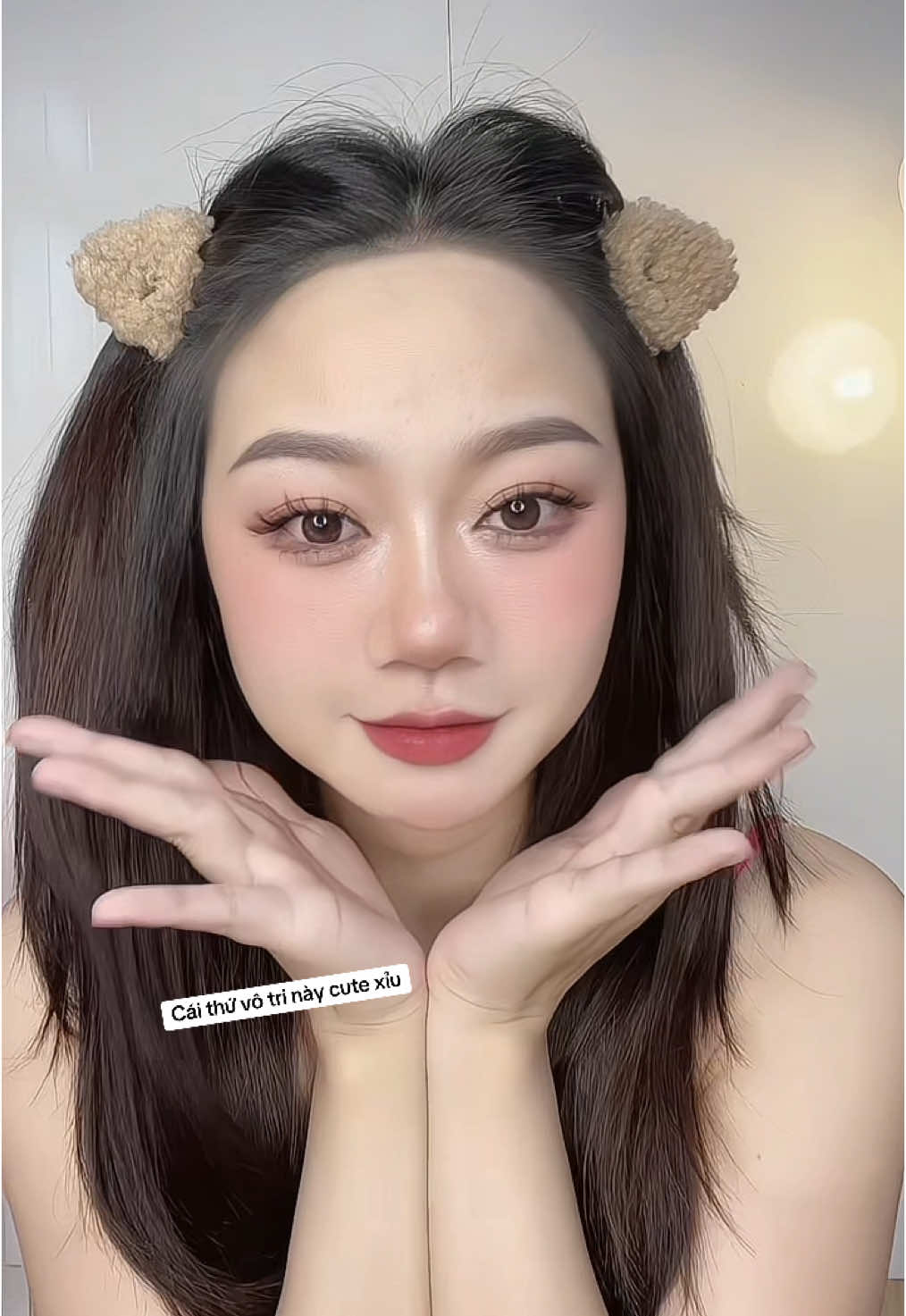 N vô tri nhưng n cute 😆 kẹp hack phồng tóc lắm nha. #xuhuong #thoitrangnu #phukientoc #phukientocxinh #keptaimeo 