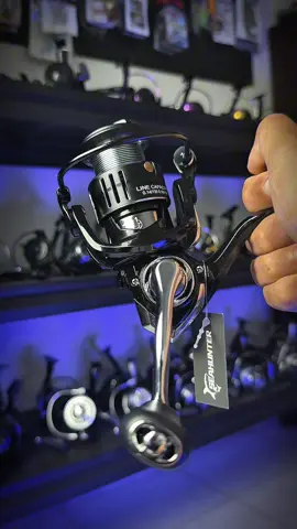 Model simple keren warna hitam! Reel pancing spinning baru dari Seahunter Blue Shark, power handle dan SW. #mancing #reelpancing #reelpowerhandle #reelsw #seahunterblueshark 