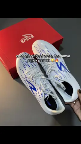 yg bener aja sekarang harganya jadi semurah ini 😭😭 #sepatu #sepatubola #sepatufutsal #specs 