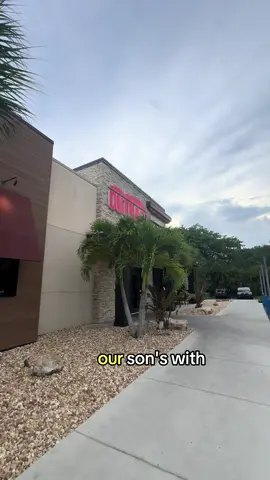Outback date night with my hunny bunny 🤍 lemme tell you this food was 🤤 #outbacksteakhouse #datenight #marriedlife #pregnant #food 