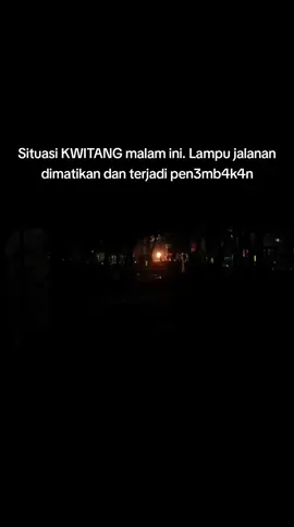 Tolong buat yang di Jakarta dan lagi diluar segera pulang, yang di rumah jangan pergi kemanapun tetap stay di rumah, bahaya buat kalian 🙏🏻 Ini udah chaos banget, di kwitang lampu dipadamkan dan terjadi pen3mbakan. Sekali lagi tolong ya mundur dulu, pulang dulu. Ada keluarga kalian yang khawatir di rumah 🙏🏻 #kwitang #brimob #demo 