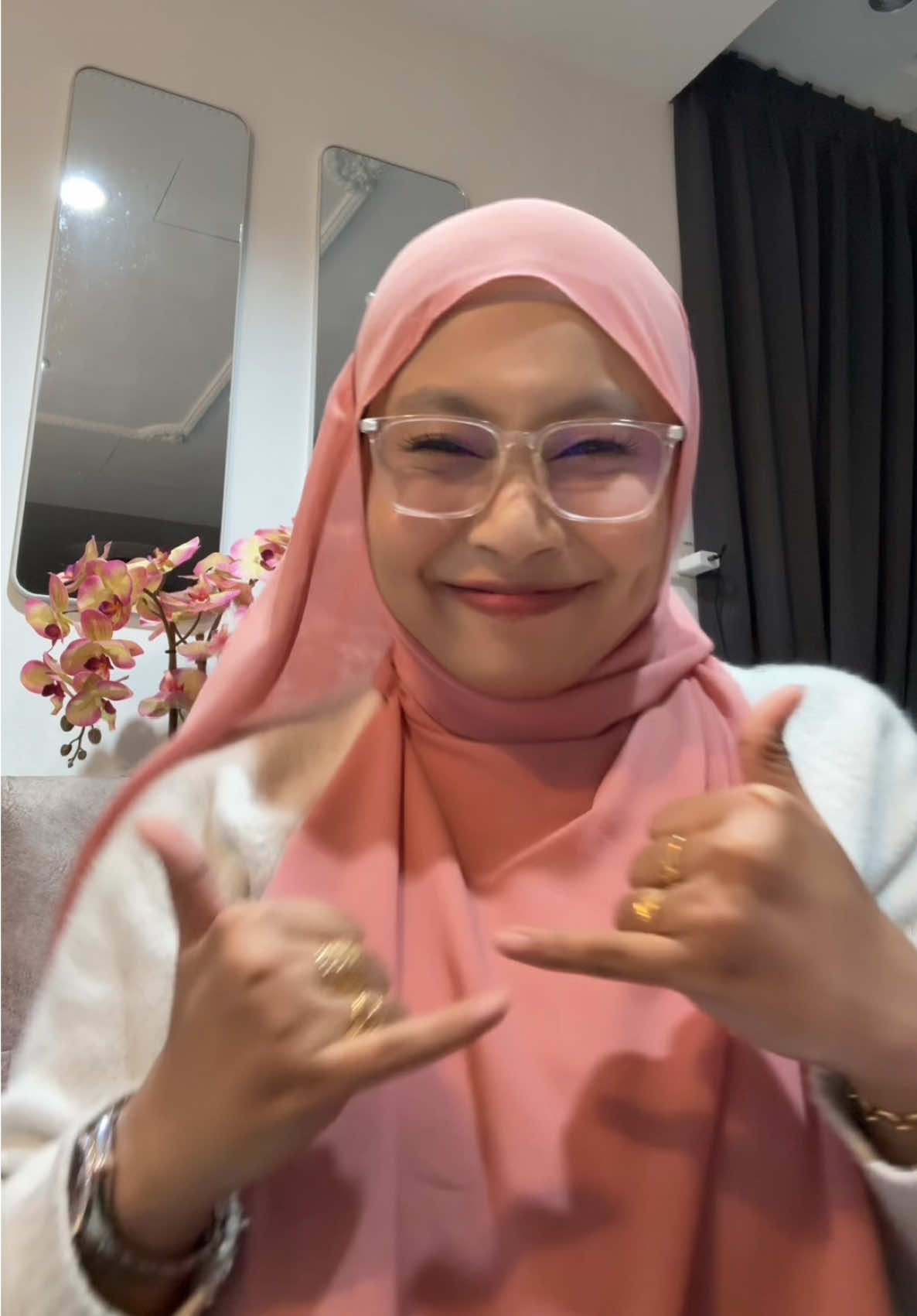 entahlah, penat nak fikir kapsyen 🤷🏻‍♀️ #reezpiupiu 