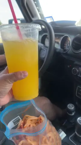 Una aguita de Piña bien helada 🤤 #aguadepiña #dates #fy #fyp 