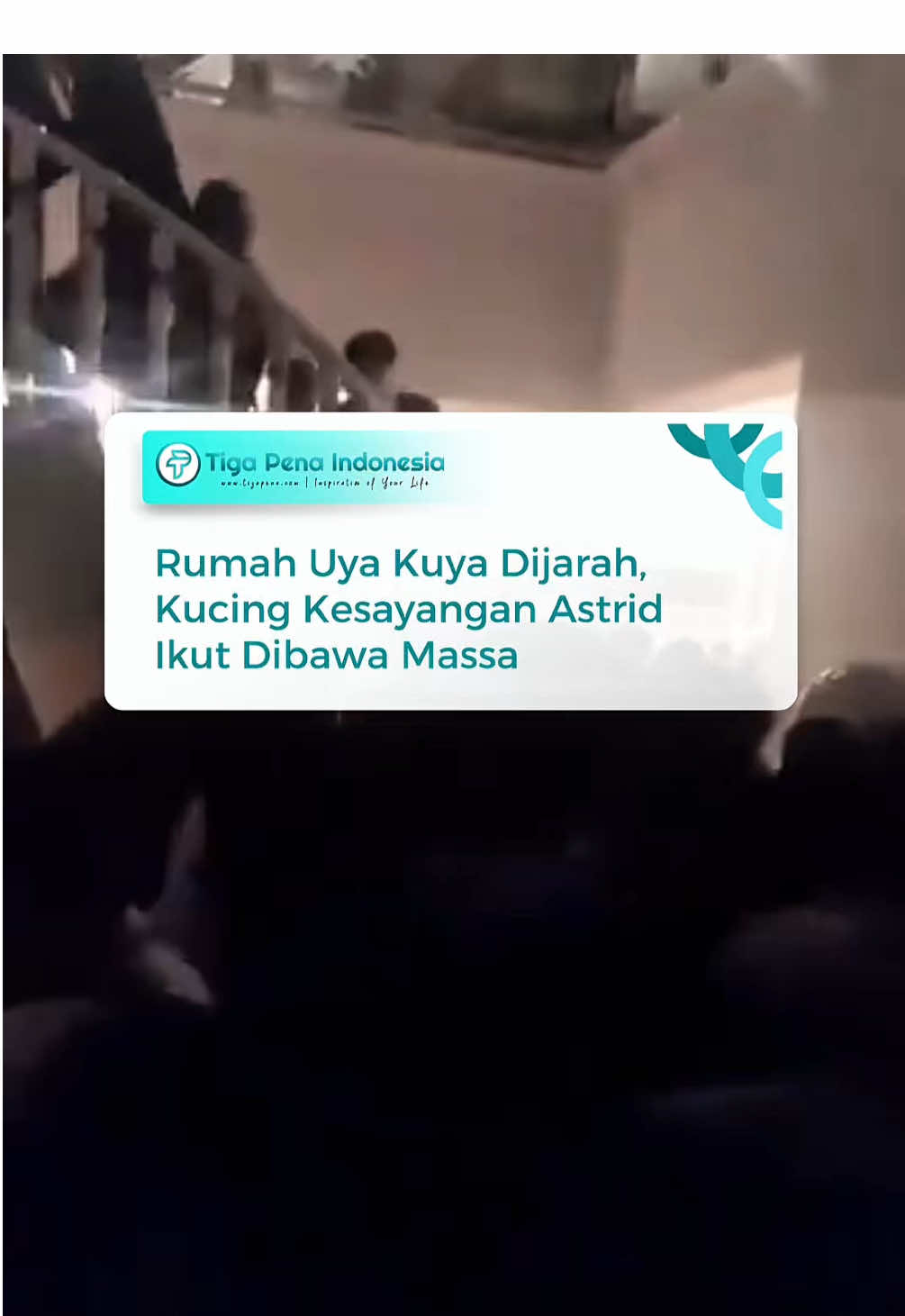Jakarta, Sabtu (30/8/2025) — Situasi mencekam terjadi di kediaman Anggota DPRI RI Uya Kuya yang berada di kawasan Pondok Bambu, Jakarta Timur. Rumah milik presenter kondang itu dilaporkan dijarah oleh massa. #UyaKuya #AstridKuya #RumahDijarah #BeritaTerkini #Viral   