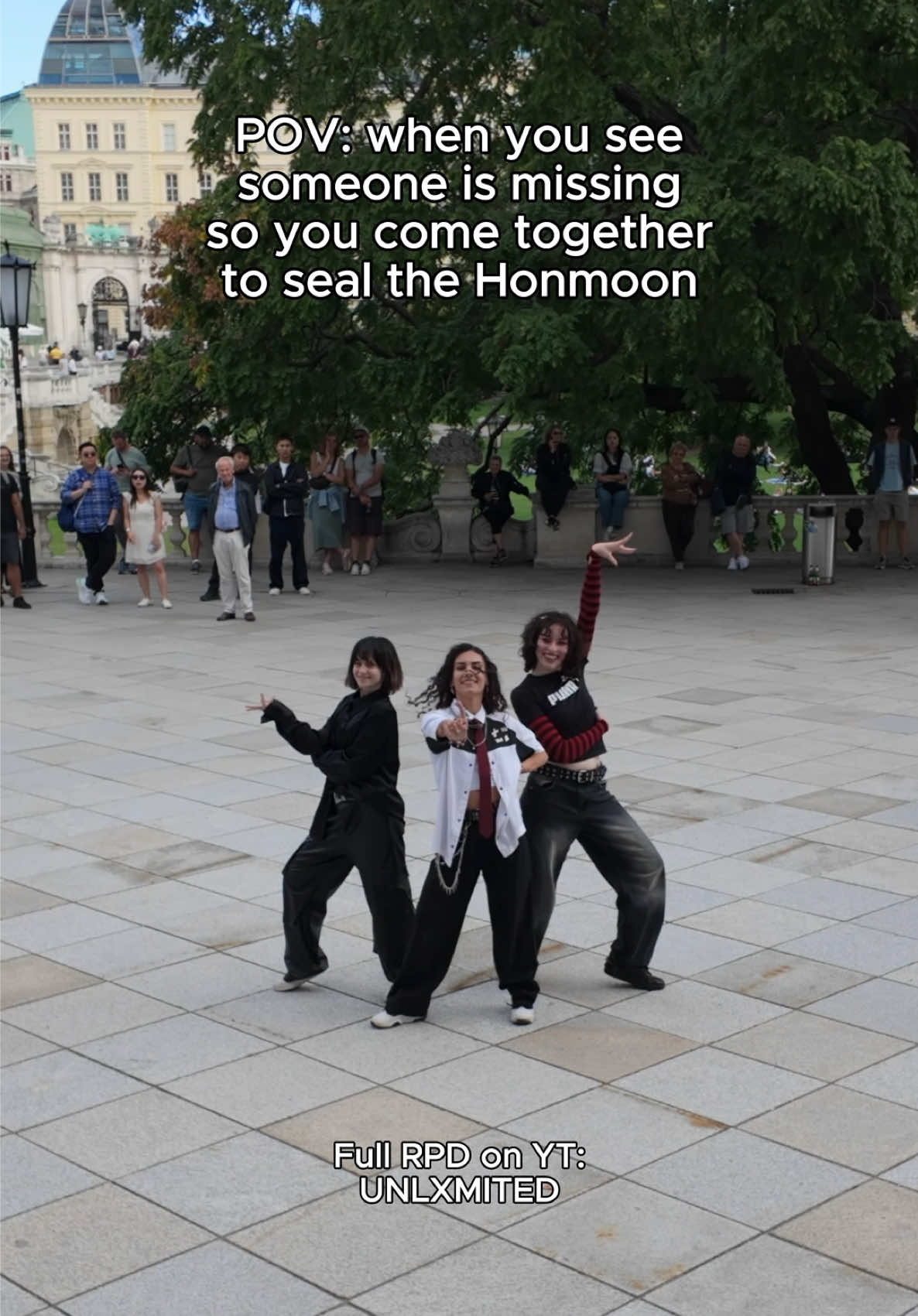 not KDH becoming the most watched Netflix movie of all time 😮‍💨 #kpopdemonhunters #golden #kpoprandomdance #rpd #huntrix 