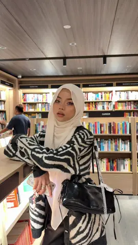 I know deep inside I’ll always want to be near you but we got something to put first ahead for the future so see you when youre free baby ilysm💞@izzatchelan #relatable 