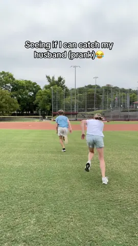 He just didn’t stop🤣 IB: @hfgsuie #challenge #funny #prank #couple #thequistfamily 