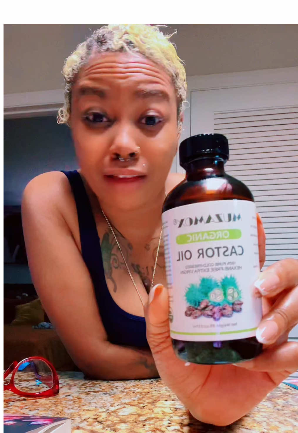 Omg This right here might just be the thing I was looking for to feel better. I hate bloating but somebody told me to try this…. So hear we go…. #Castor #castoroil  #castoroilbenefit #benefitsofcastoroil #castoroilpack 