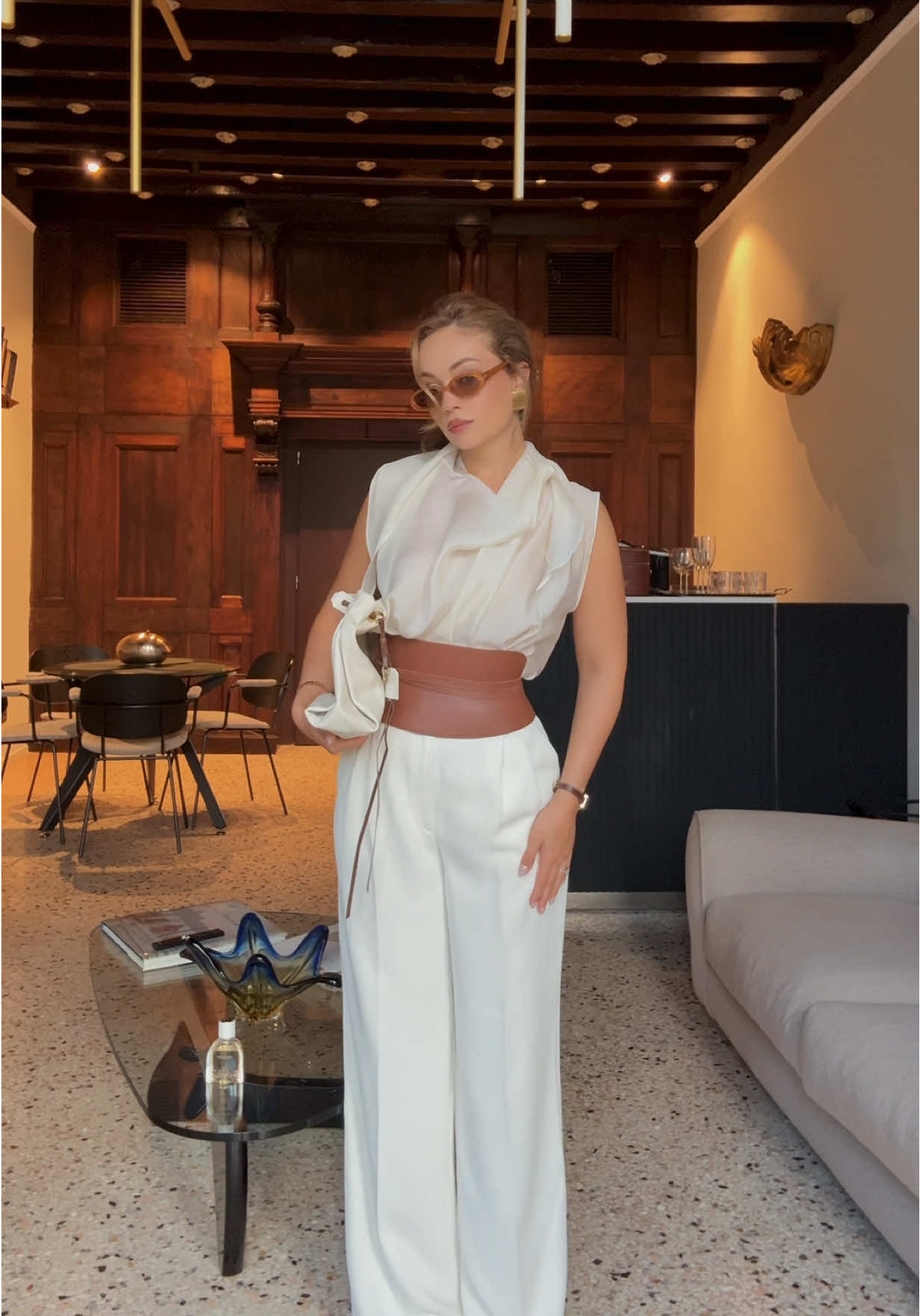 Elegant but never boring🤍✨ #classy #oldmoneyaesthetic #elegantstyle #OOTD #whiteoutfit 