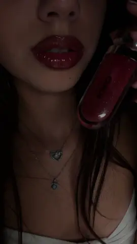 🐈‍⬛🖤🎬 @KIKO Milano Lipgloss 22  #kiko #makeup 