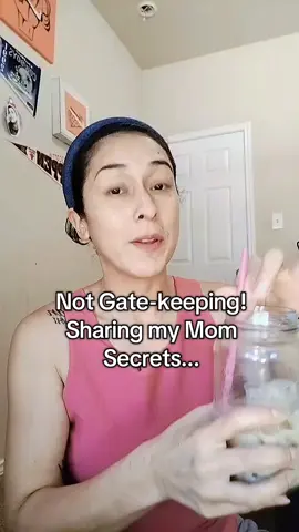 I love being online so why not make money while having fun! This has been the best stay at home mom tool for me and no it isn't a course to teach me How to be a good mom. lol This digital marketing course is teaching me entrepreneur tips and tricks. I'm more than a Mom. I'm passionate about personal development, growing my mind, making money, providing a good future for my kids and so much more. This course is also available in Spanish+ you can RE-SELLABLE it cha-ching 😜  @Lizzette🍒  #stayhomemoms #stayhomemomjobs #moms #momtok #MomsofTikTok 