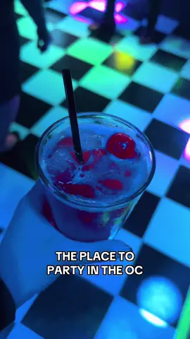 Live entertainment ✅  Themed cocktails & Two Bars ✅  Full kitchen ✅ This is where Orange County comes to party. Get to #the80sbar in Placentia tonight for live country from FAULTLINE plus our nightly flashback dance party 🪩  Cheers to the holiday weekend!  #orangecounty #livemusic #tributeband #danceparty 