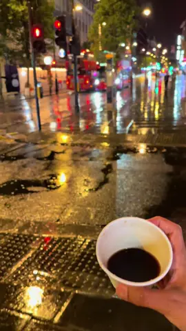 🌧️🇬🇧🤍#لندن #london 