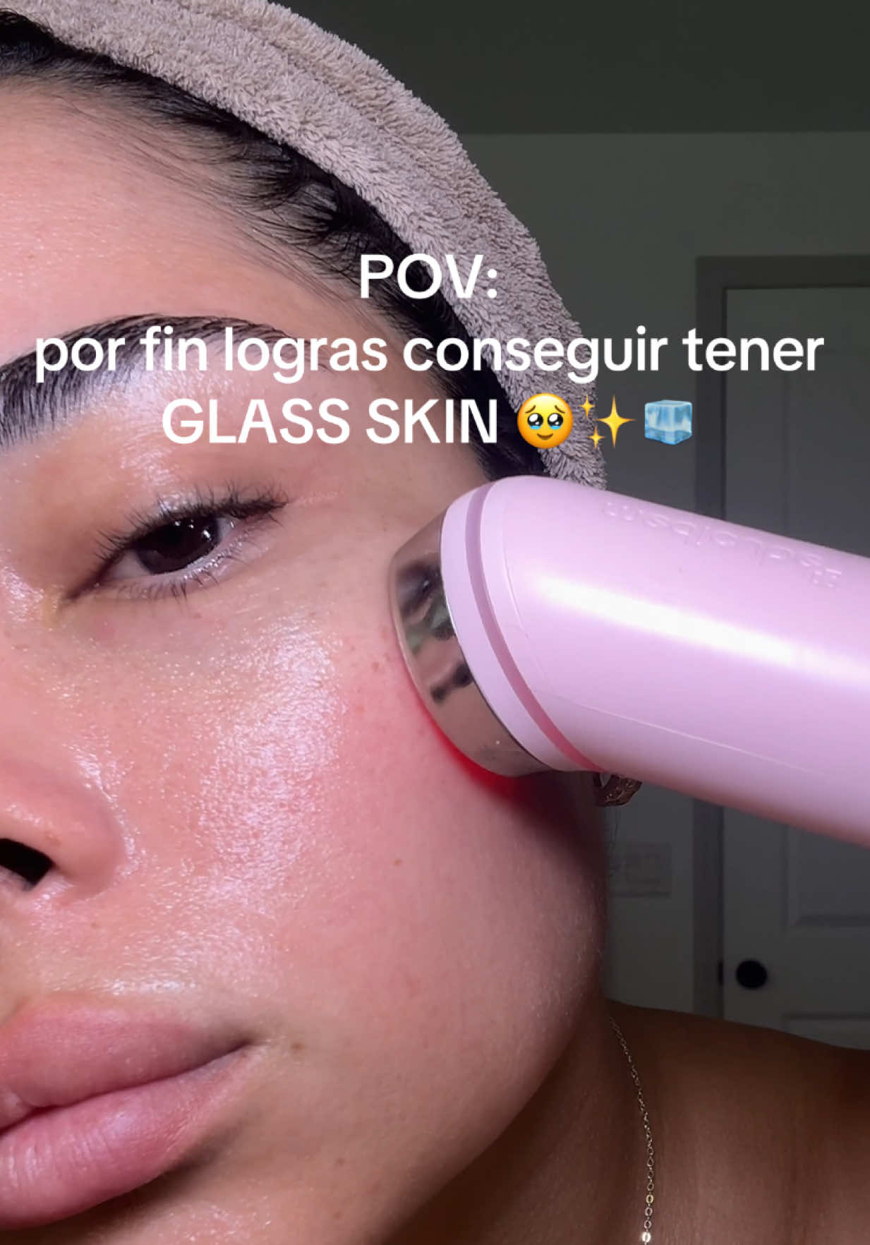 mi piel no se habia visto así de gladst en años ! Los coreanos SI saben lo que hacen 🥹🫶🏼 @medicube global @medicube_us  #skincare #glassskin #rutinadeskincare #tiktokshop #MomsofTikTok 