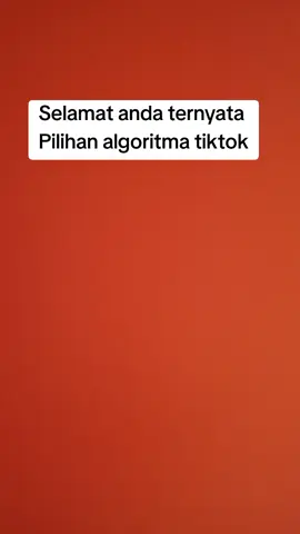 5 Rahasia Algoritma Tiktok Ditahun 2025, Tips Biar Cepat Viral ‼️ TikTok semakin memprioritaskan watch time dan retensi penonton. Ini berarti, jika video kamu tidak menarik dalam 3-5 detik pertama, kemungkinan besar orang akan langsung swipe ke konten lain! Trik Jitu: Mulailah dengan hook yang kuat, seperti: 