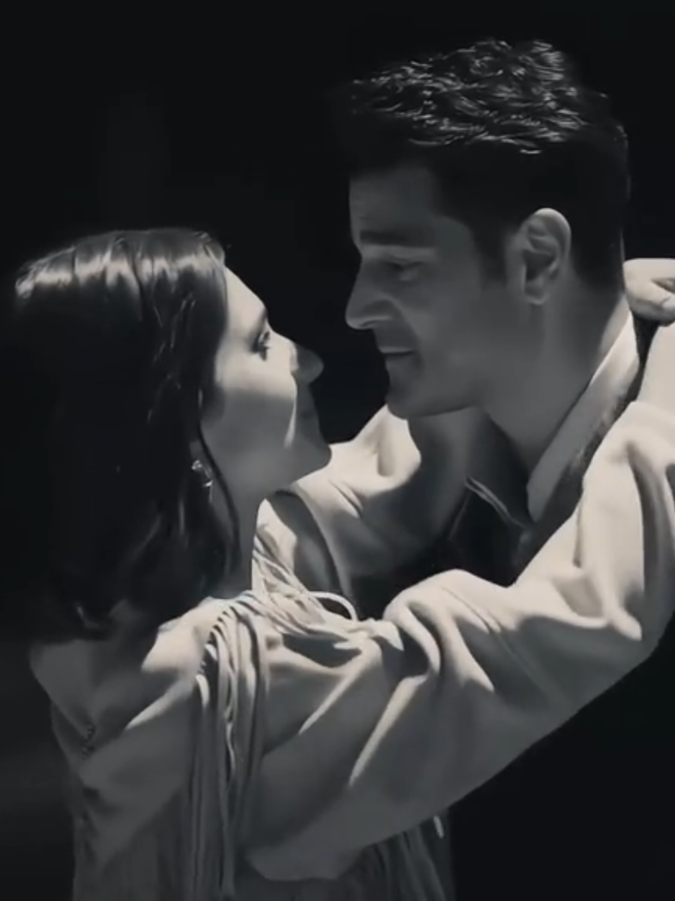 نقلب المواااجع #söz #explor #fetih_aylam  #buraksevinç #meriçaral 