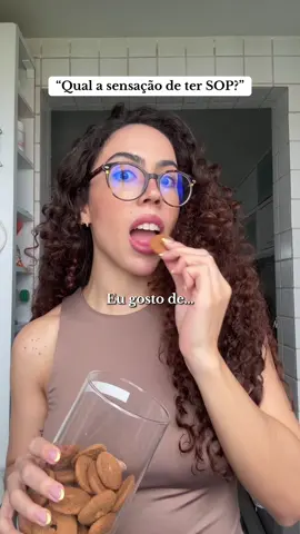 Sabia que aquela fome ‘sem fim’ que muita gente culpa a SOP, na verdade tem muito mais a ver com a resistência à insulina? 👀 ⠀ A SOP pode vir acompanhada de alterações hormonais que bagunçam os sinais de saciedade, mas a raiz dessa fome exagerada muitas vezes está na dificuldade do corpo em usar a insulina de forma adequada. ⠀ Resultado? A glicose não entra direito nas células, o corpo interpreta como se você ainda não tivesse se alimentado, e a fome não passa! ⠀ Por isso, estratégias nutricionais e de estilo de vida que melhoram a sensibilidade à insulina fazem toda diferença não só na saciedade, mas também no controle de peso, energia e sintomas da SOP. #sop #sindromedosovariospolicisticos #sindromedoovariopolicistico #endometriose #SOP 