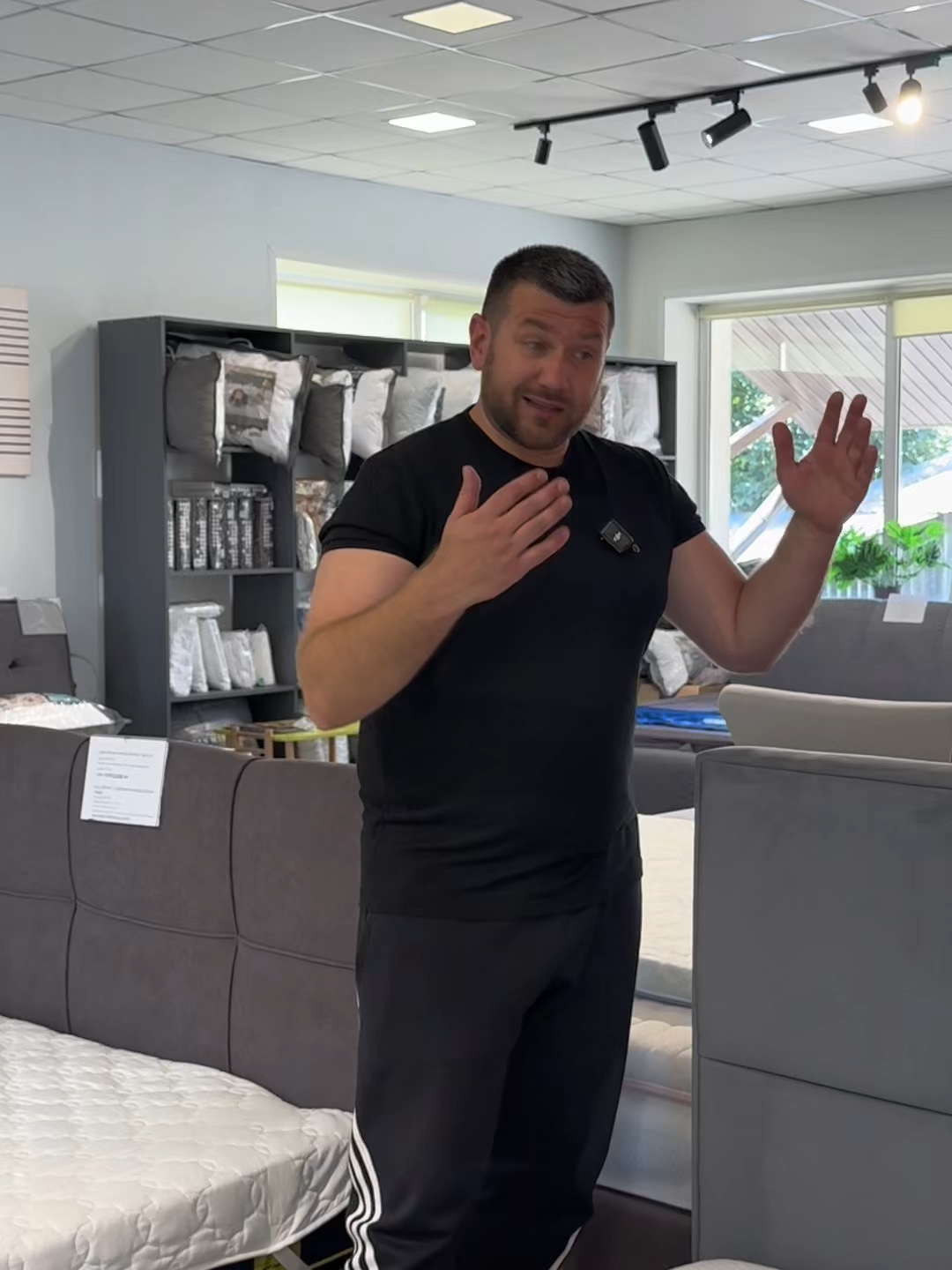 Супер пропозиція на Ліжко Твіст 🔥 ✅ Якісний каркас з підйомним механізмом. ✅ Велика ніша ✅ Високе узголів'я ліжка Додатково можемо встановити додаткові ламелі. Для замовлення чи консультації пишіть нам або телефонуйте: 📞 +380 67 929 45 45 📞 +380 50 133 45 45 📞 +380 93 170 75 45 #ліжко #ліжка #меблі #krovato