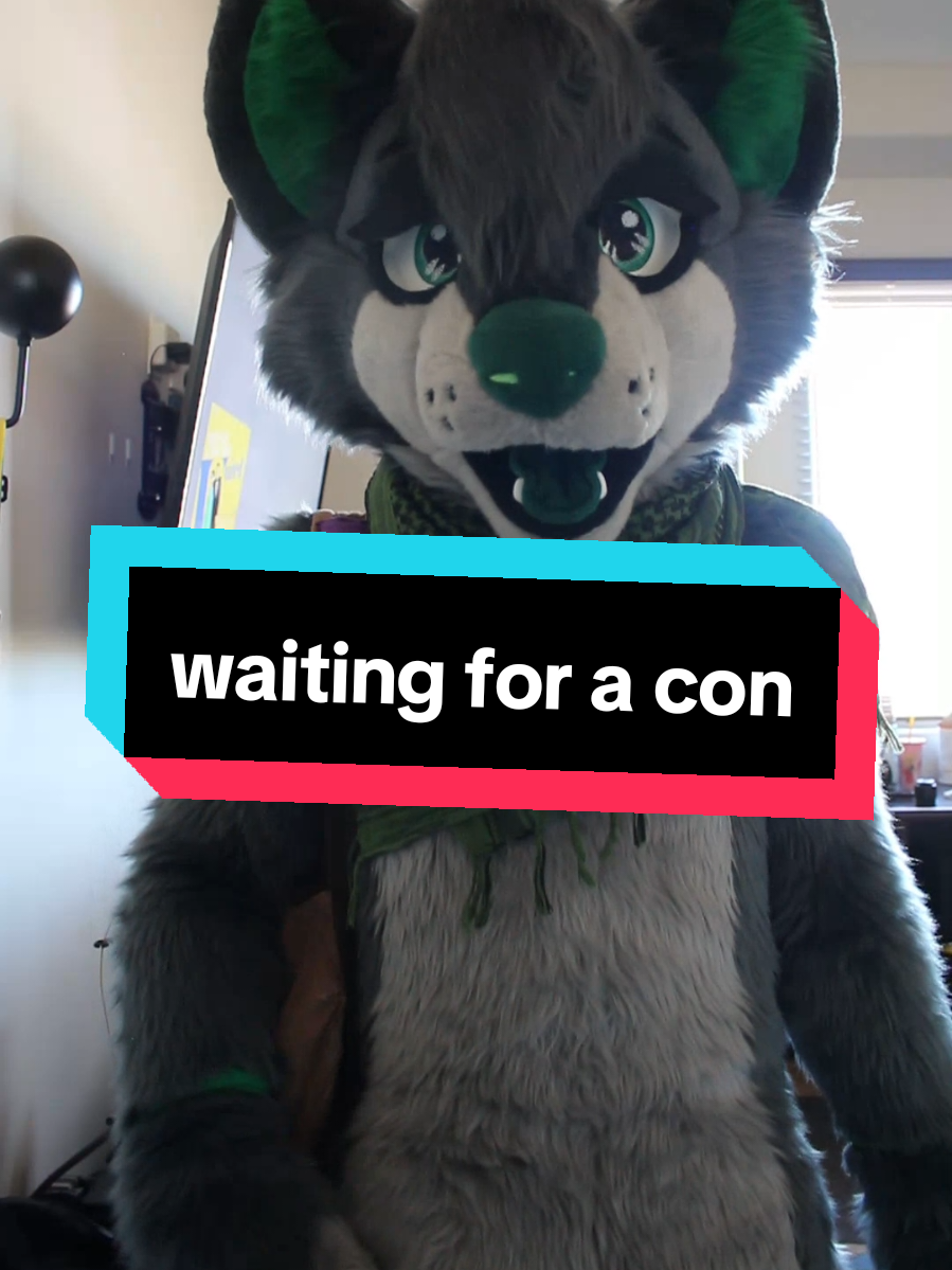 guyts what's ur favorite con to go to? I just want it to be october for blfc already 😭🙏💚🐾 #furry #furrycon #fursuit #furries #paws 