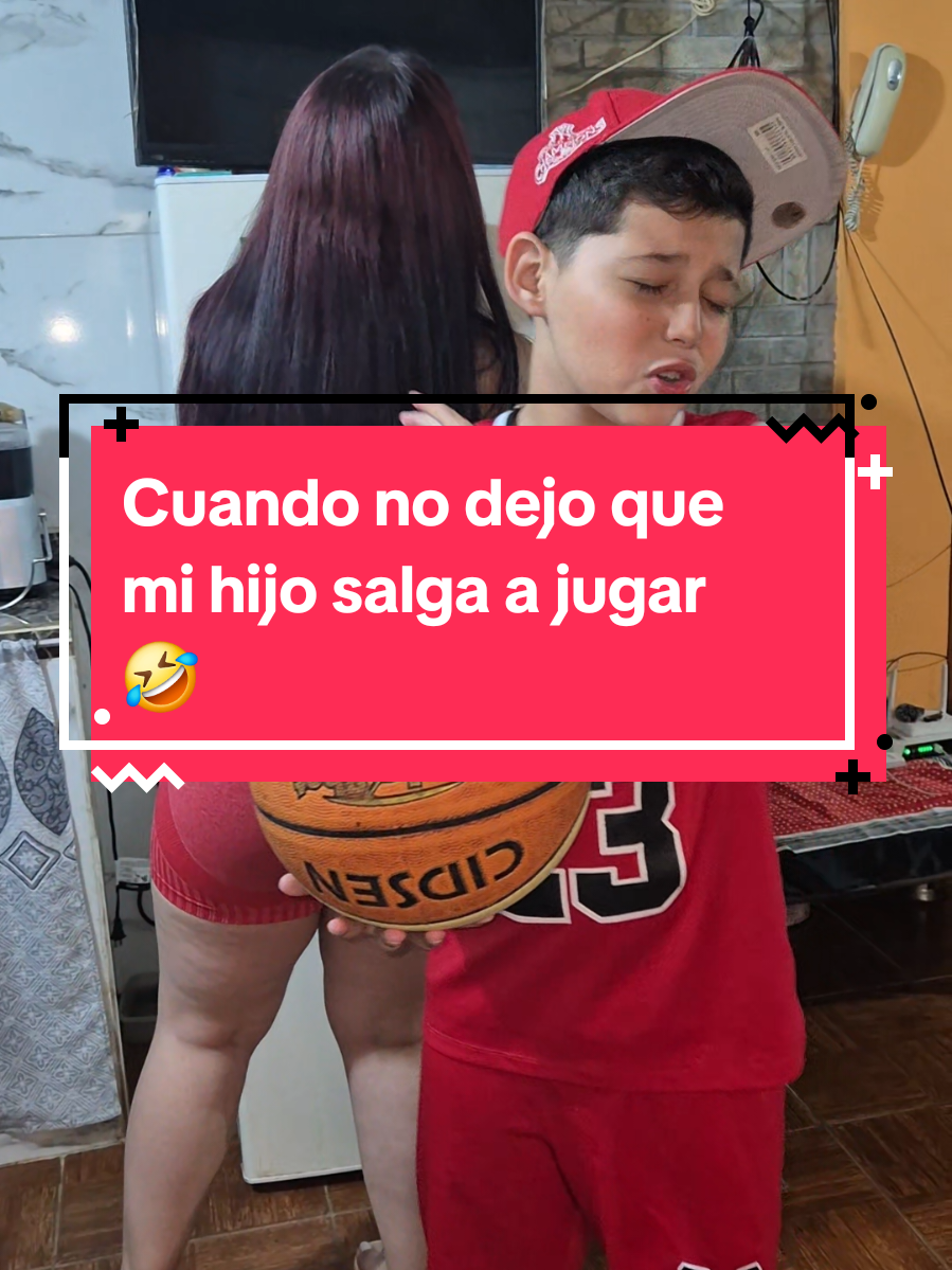 Cuando no dejo salir a mi hijo jugar 😏#comedia #humor #paratiiiiiiiiiiiiiiiiiiiiiiiiiiiiiii 