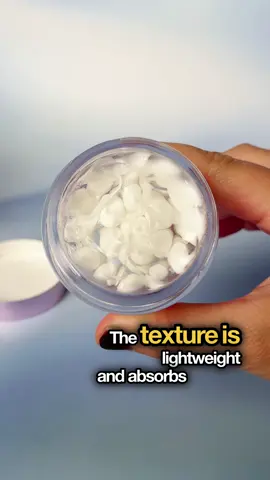 I’ve been using this cream and I’m really impressed. The texture is lightweight and absorbs quickly without leaving any greasy or sticky feeling. Thanks to the collagen, my skin feels hydrated, smooth, and more elastic. With consistent use, I noticed dry patches softening and my skin looking healthier overall. @bloomkare_official @yadah.official   #yadah #hydracorecream #enlargedpores #porereduction #poretightening    