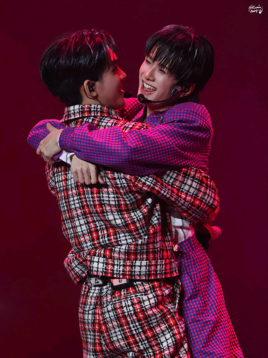 This is too sweet for my heart, but I love it. 🥹🥰 #auautnp #savewrg #auausave #domundiboys 