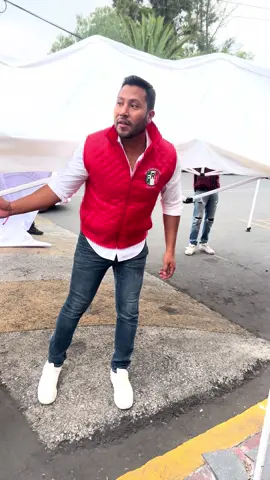 Hoy vimos cómo Morena impidió la participación del PRI en la jornada de salud, retirando las carpas y obstaculizando la labor de nuestro equipo, en Nezahualcóyotl Zona Norte, colonia Impulsora. Las acciones que buscan limitar la participación de otros partidos solo afectan a la ciudadanía, que merece acceso a la salud y a la información de manera transparente. Seguiremos trabajando con firmeza para defender los derechos de nuestra comunidad y garantizar que todos tengan voz y acceso a los servicios que merecen.#morena #neza #pri #abuso #viralvideos 