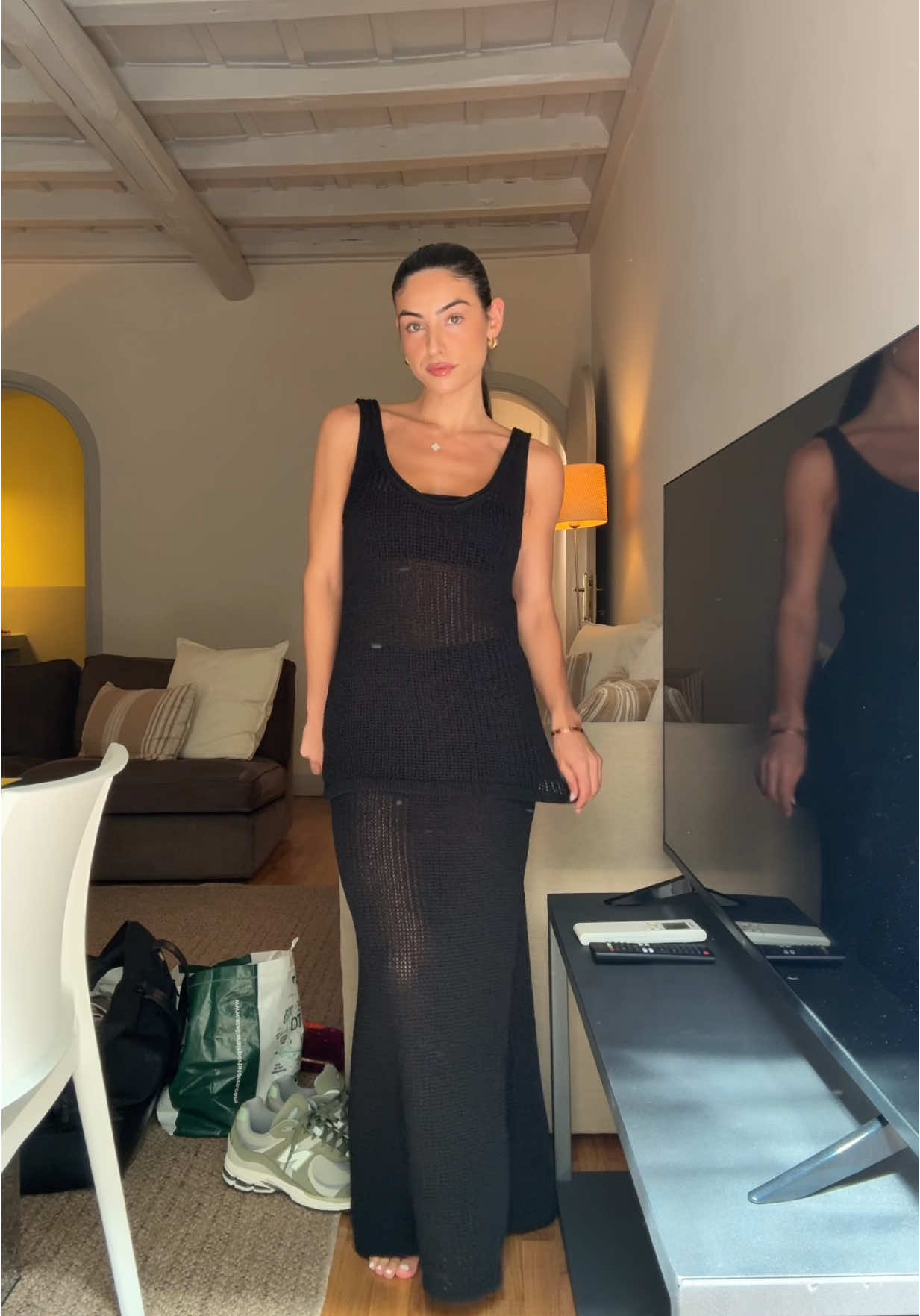 Hot girls bloat I don’t make the rules #rome #bloating #traveltips 