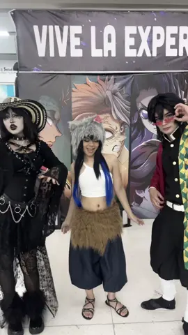 Todos mis accesorios son de @vamp shop Y los acompañantes del video son: @La_comadre_Luchy y @Yisus Playz 