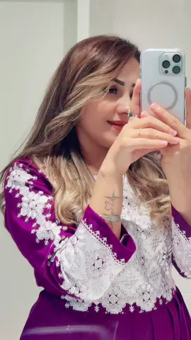 همه چی درست میشه شاید امروز نه، ولی در نهایت میشه تا دندون دارید بخندید تا چشم دارید ببینید تا گوش دارید گوش کنید تا سالمید زندگی کنید.                                زنده گی خیلی قشنگه 👉🏻🫰🏻