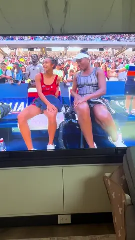 When you see your sister @Venus Williams has a new doubles partner @leylahanniefernandez and you are really happy she’s winning with someone else… 