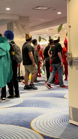 Wha…WHY IS THERE SO MANY #pikmin at #dragoncon2025 #dragoncon #cosplay