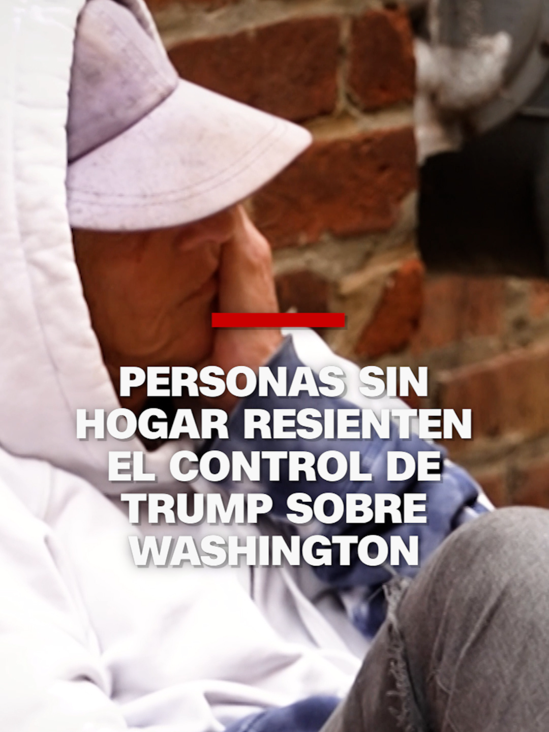 Los esfuerzos del presidente de EE.UU., Donald Trump, para combatir el crimen y limpiar Washington han expulsado a personas en situación de calle de los campamentos, dejándolos en la desesperada búsqueda de respuestas. Así han reaccionado algunos de los residentes sin techo de la capital estadounidense. #DonaldTrump #homelesspeople