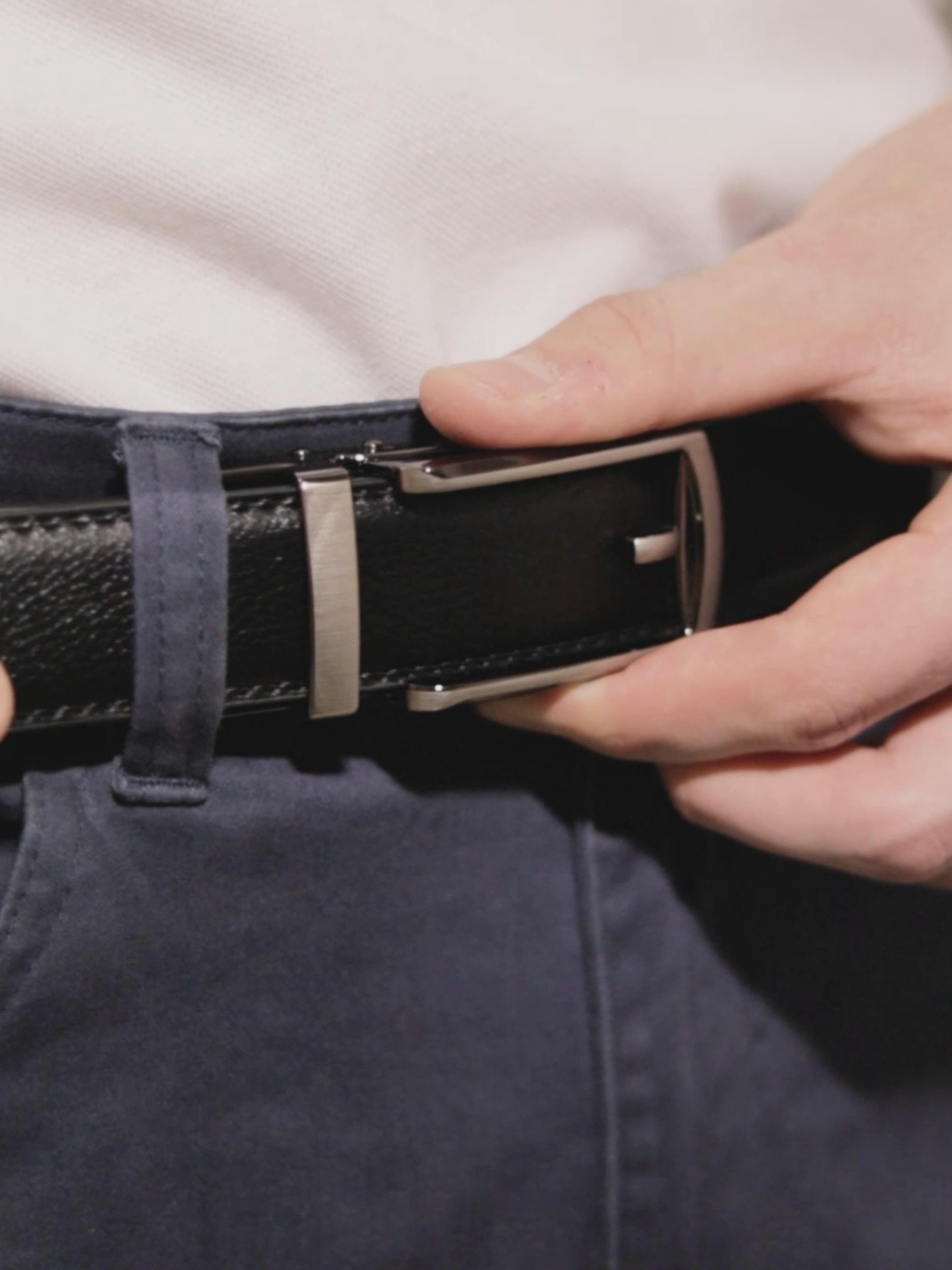 Perfect fit, zero holes. Meet the Vittelo Belt. #MensStyle #GiftForHim #EDC