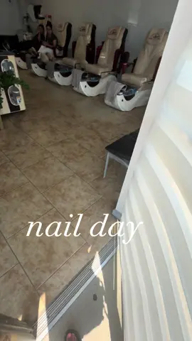 Fresh set, FRESH energy!😅☺️ Happy Saturday, babes!!!!!!  SN: since my upgrade to manicures, I’ve discovered a new love for bright colors! It’s giving classy mom-ish🥹😍GIRL, GET A MANIIIIII!😍😍🥹Thank me,later! #nailinspo #blackgirlaesthetic #nailart #girlmom #momlife