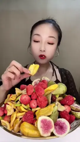 Dê uma olhada em Mix Frutas Tropicais Desidratadas Chip’s 100% Natural Premium por R$31,92 - R$127,65. Compre na Shopee agora! https://s.shopee.com.br/1LVzlvFAar#shopee #tiktokindia 