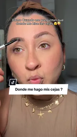 En mi casa 🤣🤣 #fyp #beauty #beautyhacks #benefitofbrows 