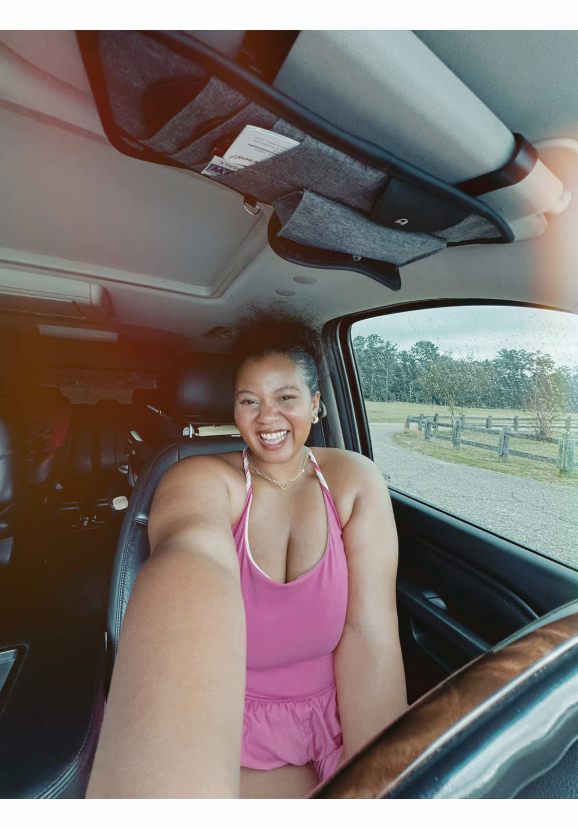 Just a little school pickup ootd 💓📚 #momootd #fashion #outfitinspo #fyp #follow 